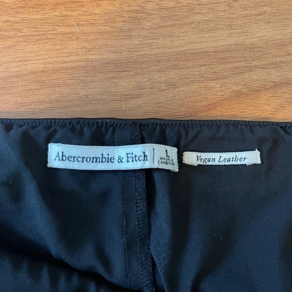 A&F Scarlett Vegan Leather Mini Skort - Picture 3 of 4